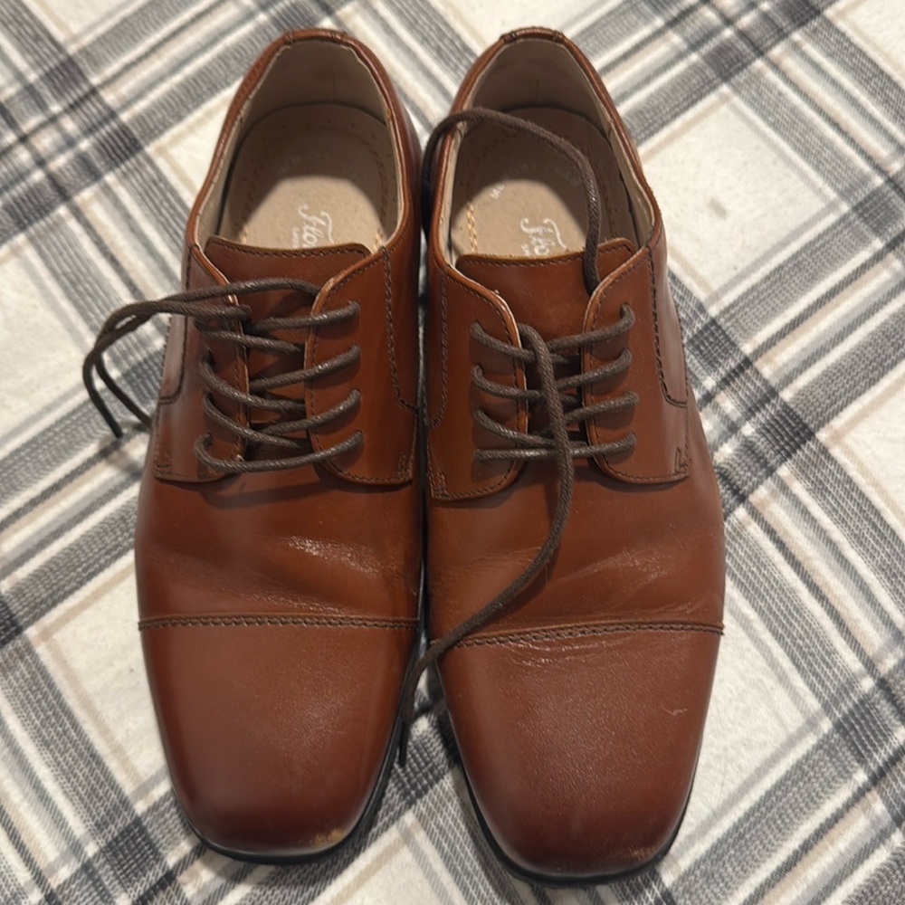 Kids shoes wide fit size 5W leather
